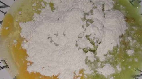 суп с картофелем, рисом свининой и цветной капустой