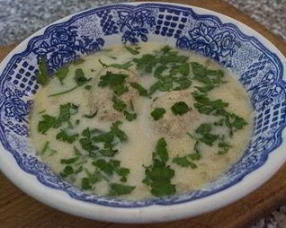 Сырный суп с рисом и куриными кнелями