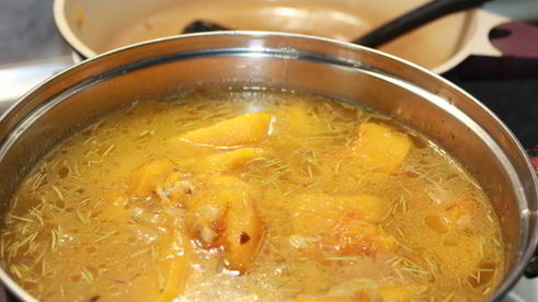 тыквенный крем-суп с сухариками