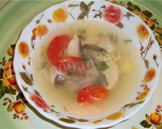 Рыбный суп уха из сома