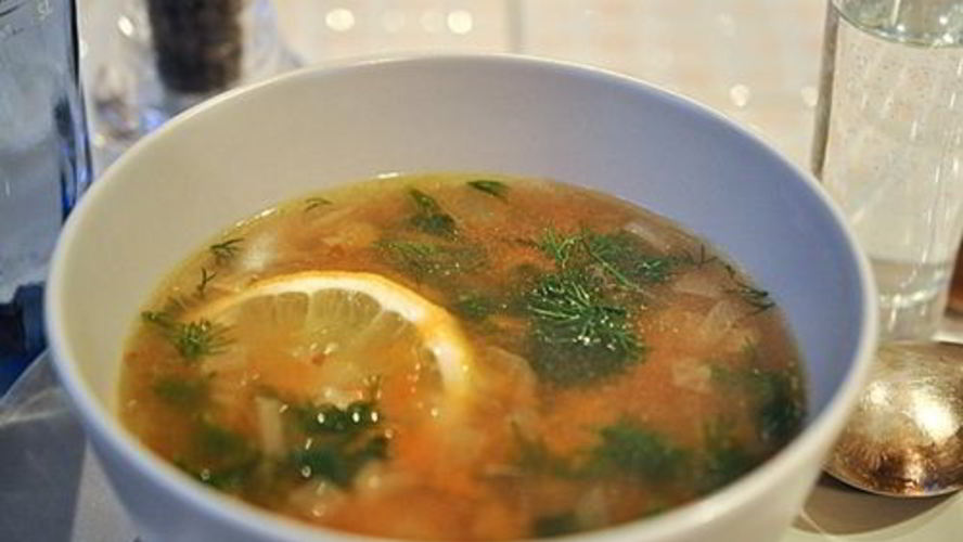 Рецепт ухи из осетра с томатной пастой