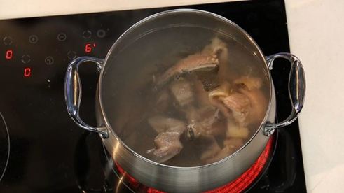 уха из стерляди с копченой форелью