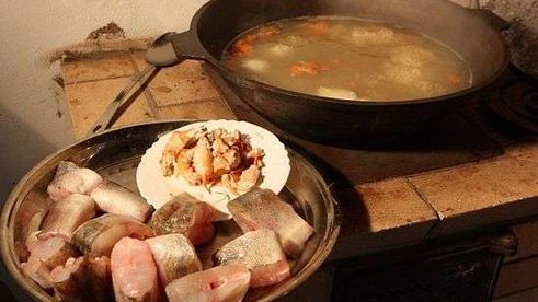 уха с речной рыбы