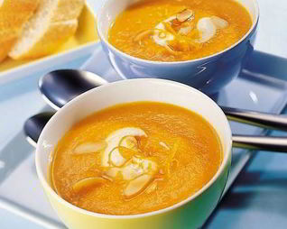 Яркий морковно-апельсиновый суп