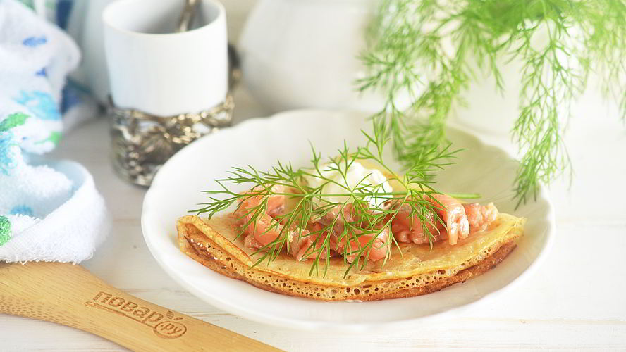 Рецепт блинчиков с копченым лососем