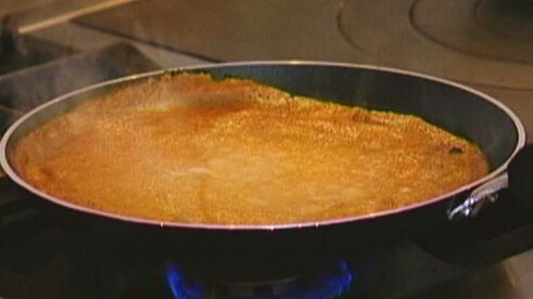 блинчики с творогом, пряностями и кедровыми орехами