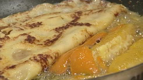 блины фламбе с мороженым