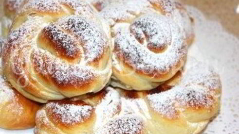 булочки с изюмом