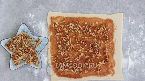 булочки с корицей из слоеного теста