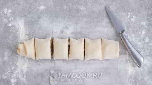 булочки с корицей из слоеного теста