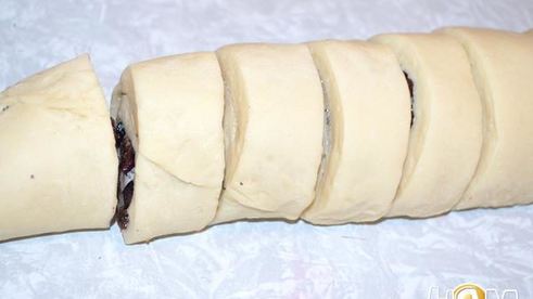 булочки с маком и изюмом