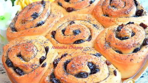 булочки с маком и изюмом