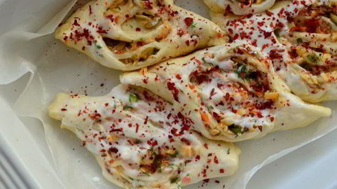 булочки с оливками, сыром и помидорами