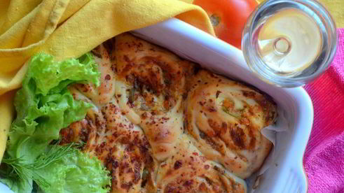 булочки с оливками, сыром и помидорами