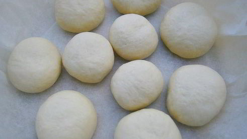 булочки с пряным сливочным маслом