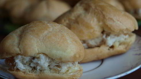 булочки с цыпленком