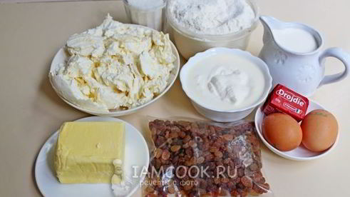 булочки с творогом в сметанной заливке