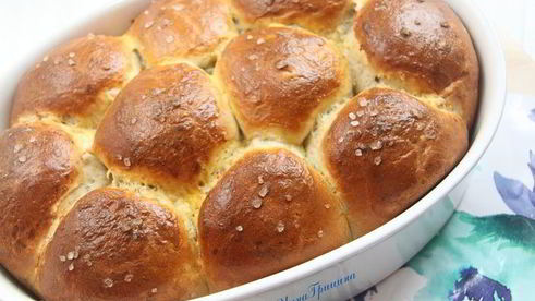 каштановые булочки с брусникой