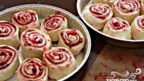 клюквенные булочки с апельсиновой глазурью