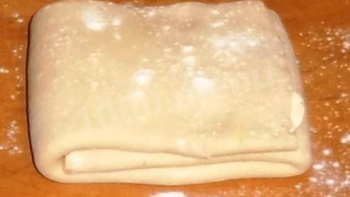 круассаны из слоеного теста