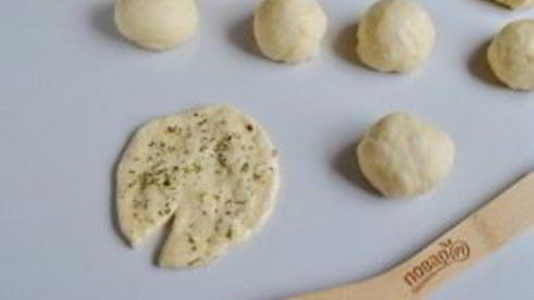 круассаны-рогалики с прованскими травами