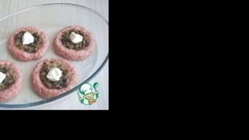 мясные ватрушки с грибами и луком