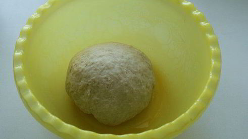 праздничные булочки с марципаном и цукатами