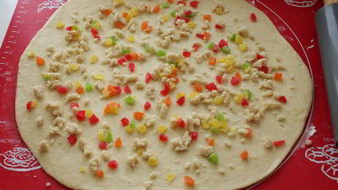 праздничные булочки с марципаном и цукатами