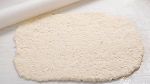 творожные булочки с курицей и лисичками