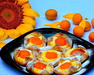 Ватрушки с абрикосами