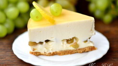 чизкейк с белым вином и виноградом