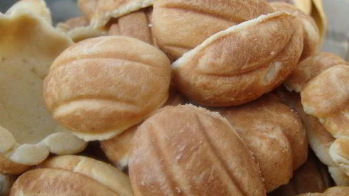 печенье орешки, фаршированные малиновым чизкейком