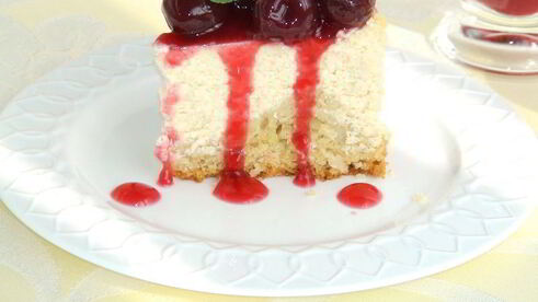 ванильный чизкейк с вишневым соусом