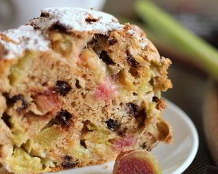 Кекс с ревенем и шоколадом