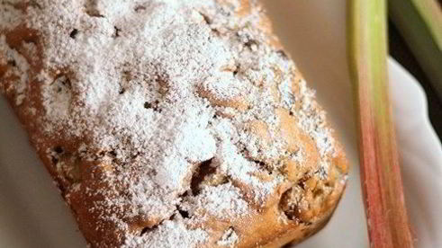 кекс с ревенем и шоколадом