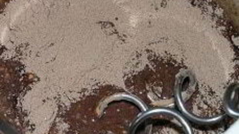 шоколадный кекс с черничным джемом и корицей