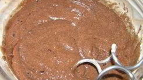 шоколадный кекс с черничным джемом и корицей