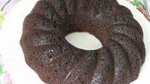 шоколадный кекс с черничным джемом и корицей