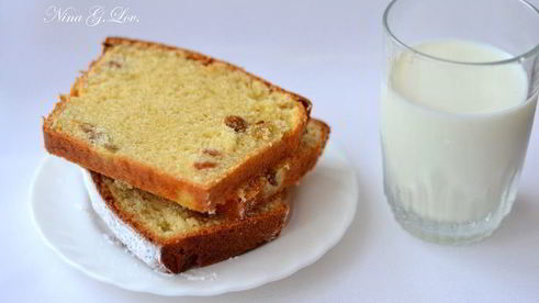 творожный кекс с изюмом и легким привкусом вишни