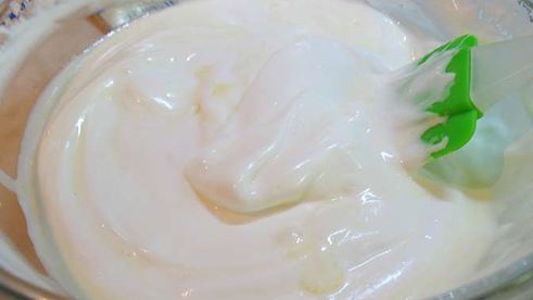 воздушные кексы со смородиной