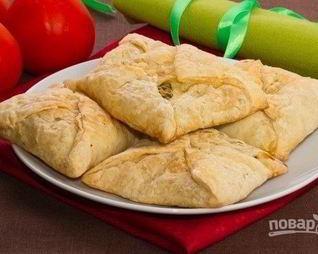 Хачапури из слоеного теста с сыром