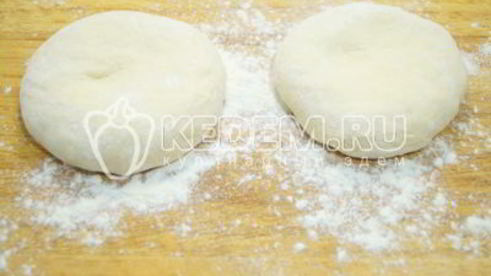 хачапури с брынзой и яйцом