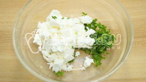 хачапури с брынзой и яйцом