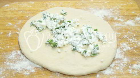 хачапури с брынзой и яйцом