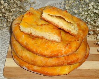 Хачапури с сыром из дрожжевого теста