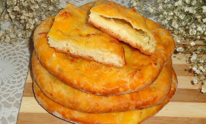 Хачапури с сыром из дрожжевого теста