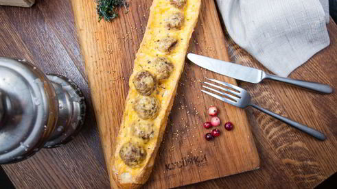 багет с фрикадельками