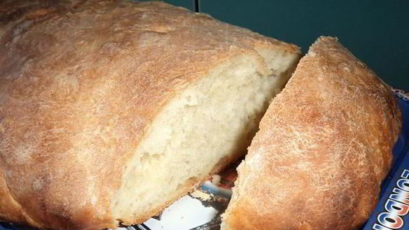 Рецепт Белого хлеба на воде свежих дрожжах в виде батона