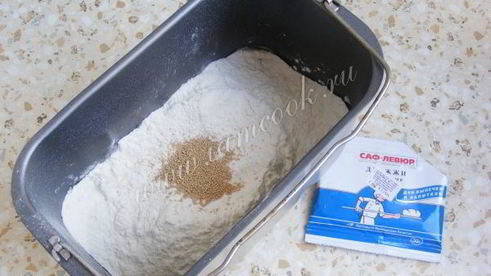 белый хлеб с чесноком