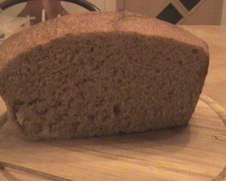 Бездрожжевой хлеб на закваске с цельнозерновой мукой